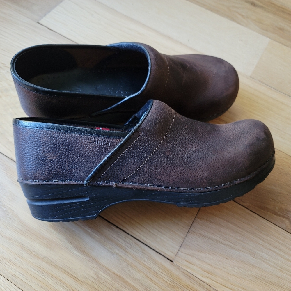 Sanita brown leather work clogs